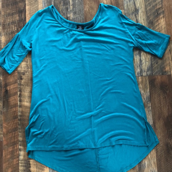 Agnes & Dora Tee - Picture 1 of 4